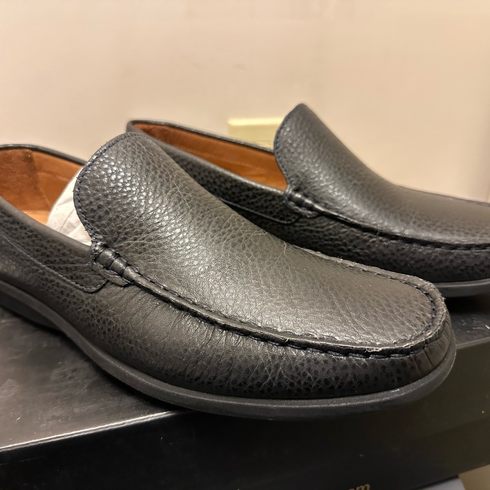 Classic Black Leather Men's Loafers (Like New!!)